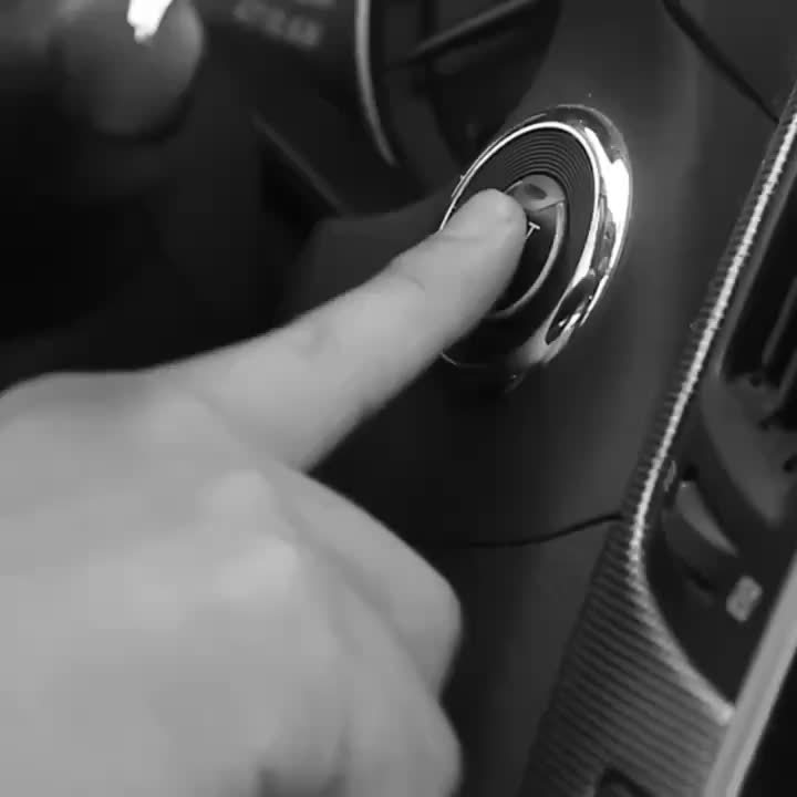 جهاز تشغيل بطارية السيارة المحمول بقوة 8000 مللي أمبير/ساعة مع منفاخ إطارات، ضاغط هواء، شاشة LED وإضاءة، منفذ USB مزدوج/بطارية، شبه أوتوماتيكي، ABS، ليثيوم بوليمر، للسيارات والدراجات النارية والمهرجانات