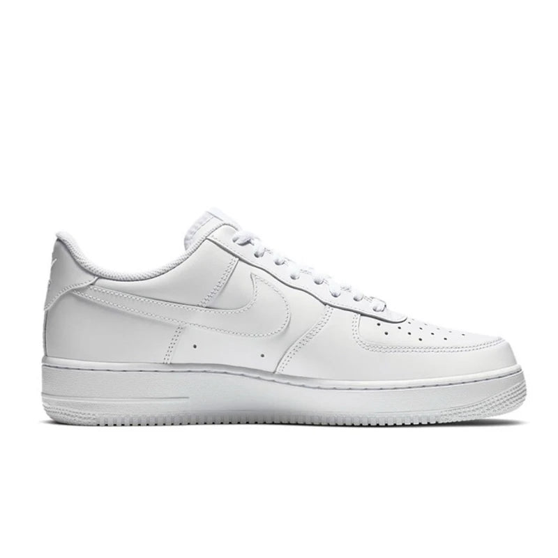 حذاء تزلج Nike Air Force 1 07 للرجال والنساء كلاسيكي باللونين الأسود والأبيض مصنوع من الجلد الأصلي غير قابل للانزلاق ومريح للجري من Af1
