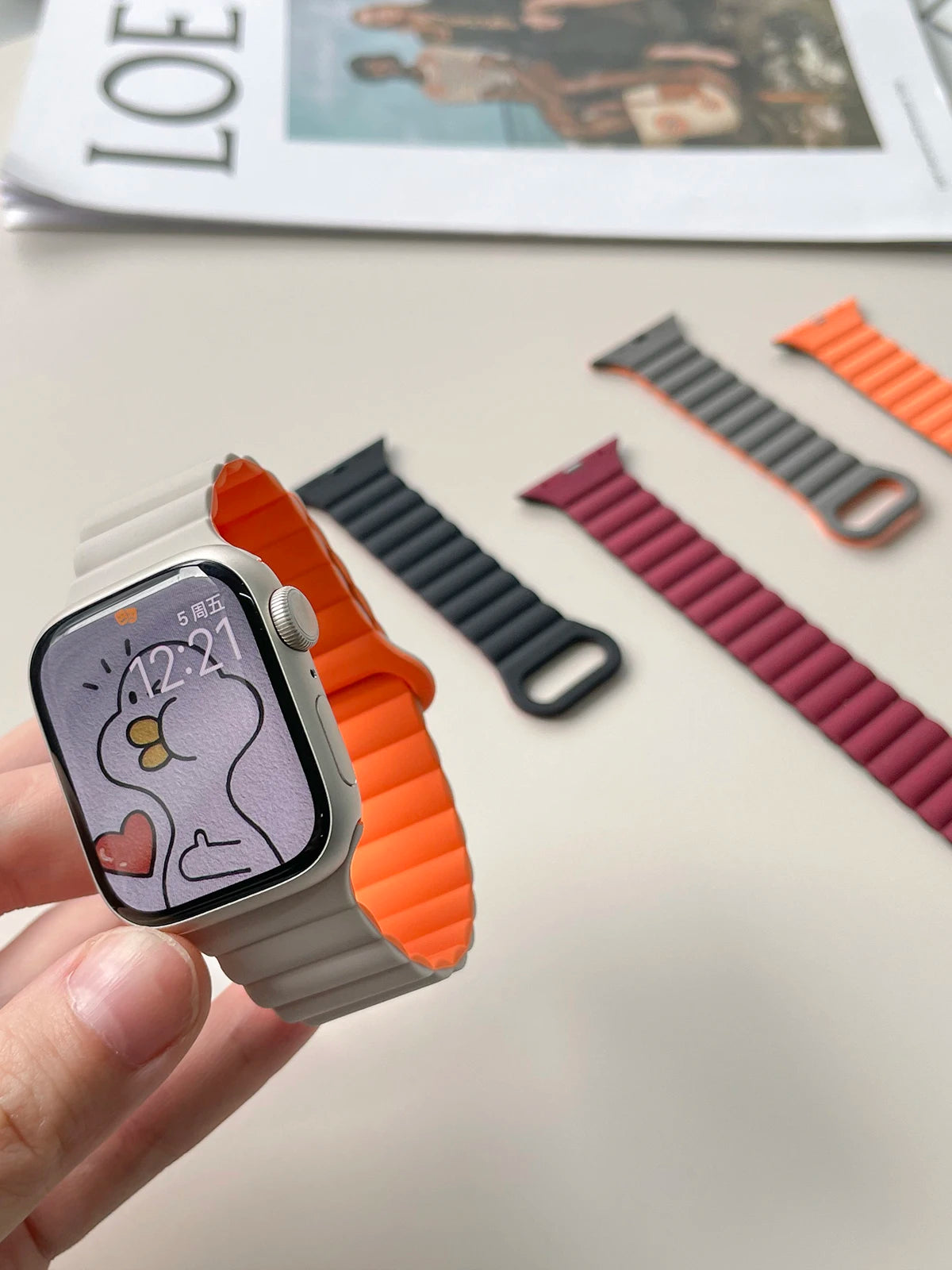 حزام مغناطيسي لساعة Apple Watch مقاس 44 مم و40 مم و45 مم و41 مم و49 مم و38 مم و42 مم سوار سيليكون لسلسلة iWatch 8 SE 6 7 8 9 Ultra 2