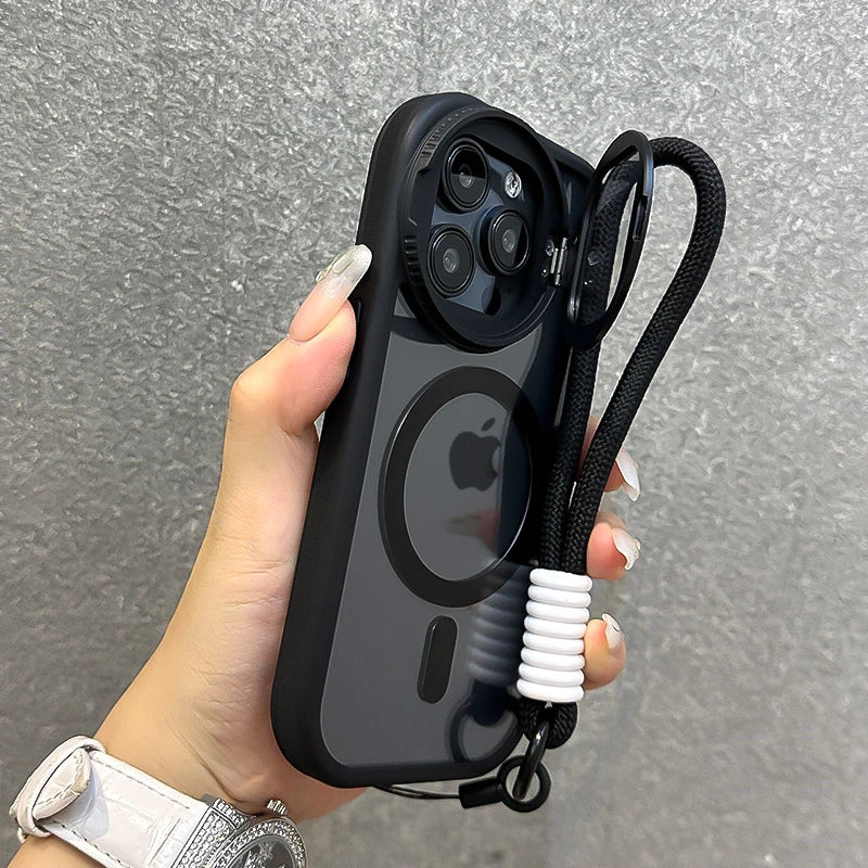 جراب مغناطيسي شفاف مع حامل عدسات زجاجي قابل للطي لهاتف iPhone 16 15 14 13 12 11 Pro Max مع حزام معصم Magsafe وغطاء مقاوم للصدمات