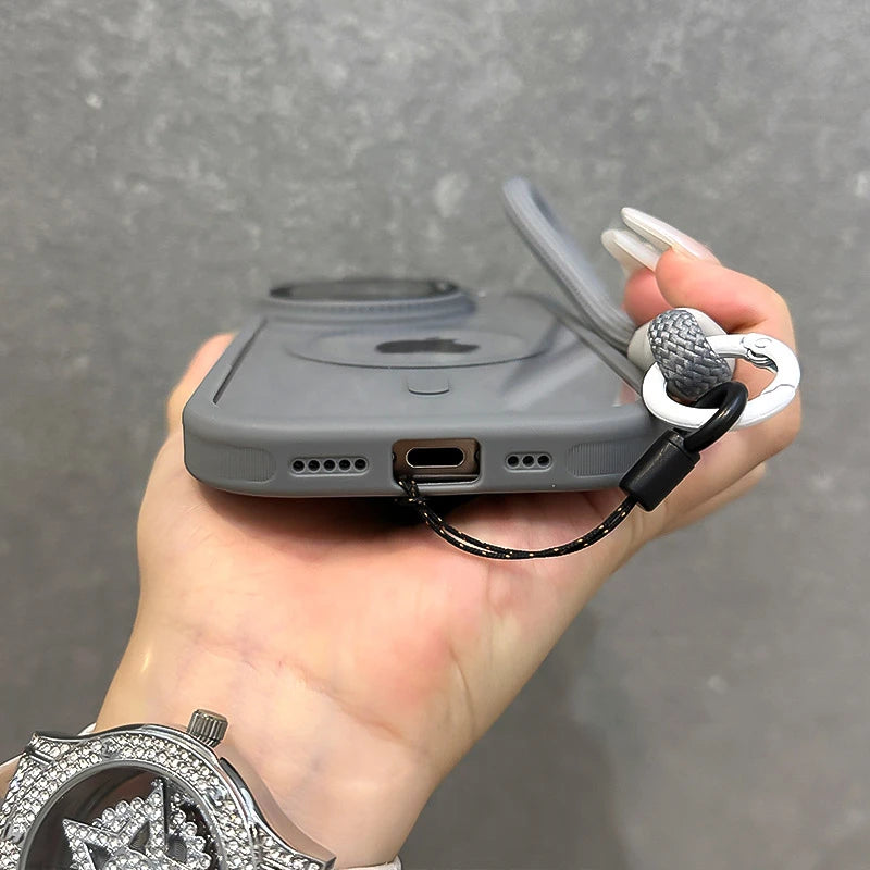 جراب مغناطيسي شفاف مع حامل عدسات زجاجي قابل للطي لهاتف iPhone 16 15 14 13 12 11 Pro Max مع حزام معصم Magsafe وغطاء مقاوم للصدمات
